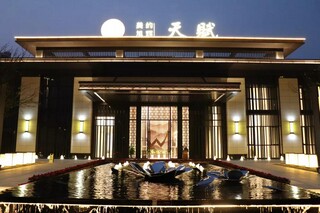 《山茶開，細(xì)雨故人來》—美的·常州環(huán)華物流展示區(qū)景觀軟裝設(shè)計(jì)